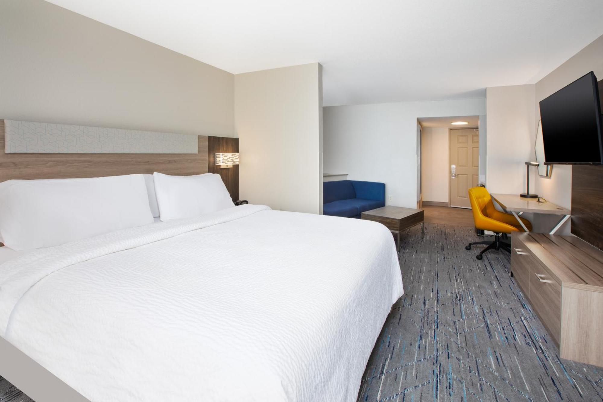 Holiday Inn Express & Suites Milwaukee Nw - Park Place By Ihg Exterior foto